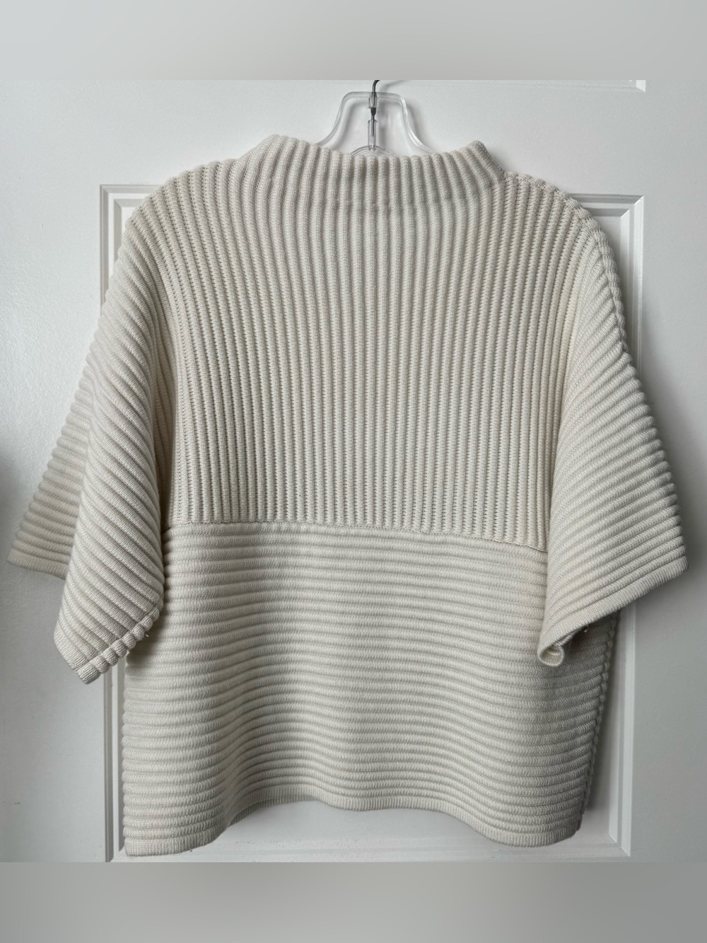Chicoโs Size 2 Heavyweight Cream Ribbed Knit Sweater